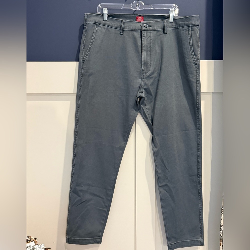 Levi's Men's Gray / Slate XX Standard Taper  Chinos Size W38 x L32